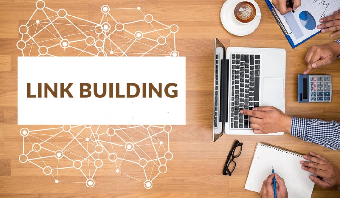 What is a linkbuilding strategy?